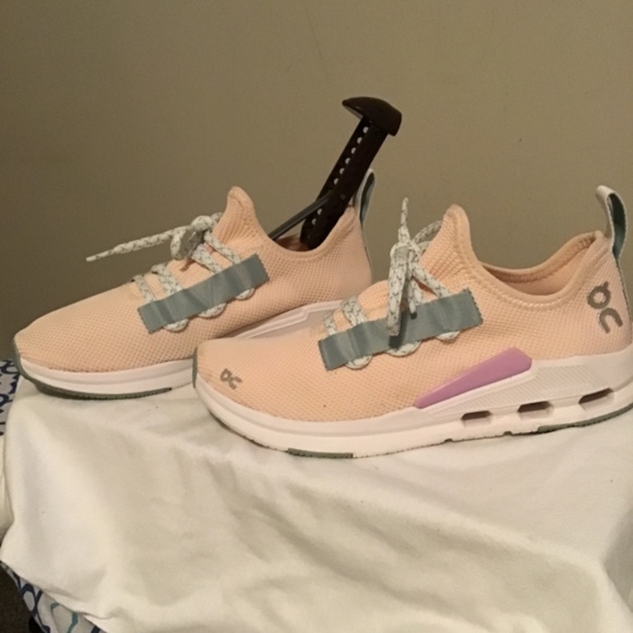 🔥😎On Clouds, new cond. see pics. Lightweight, minimal wear, size 6.5🔥🔥 - Picture 3 of 9